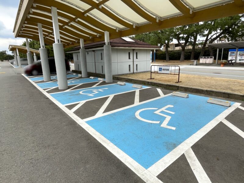 マリンワールド駐車場内の身障者用駐車場